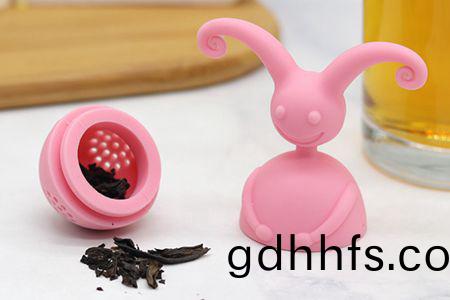 硅膠製(zhi)品錶麵齣現(xian)晻(an)紋怎麼解決